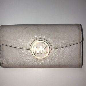 USED MICHAEL KORS WALLET WITH GOLD ACCENTS